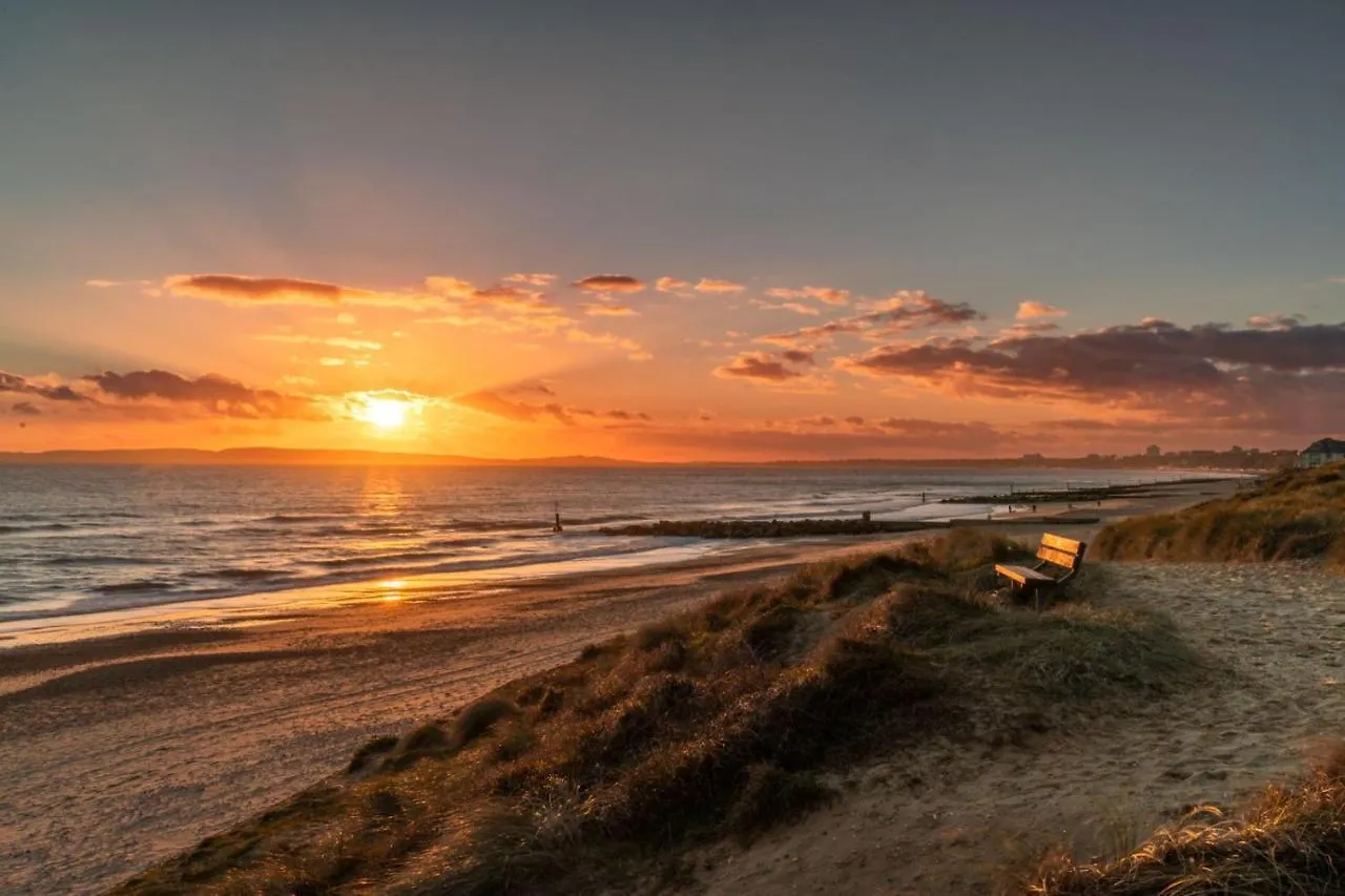 Sea Breeze - Coast Apartment Bournemouth