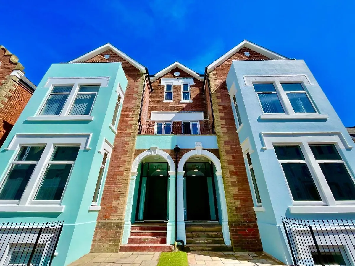 Sea Breeze - Coast Apartment Bournemouth