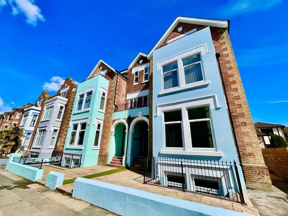 Sea Breeze - Coast Apartment Bournemouth