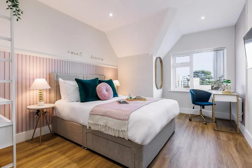 Sea Breeze - Coast Apartment Bournemouth 0*,