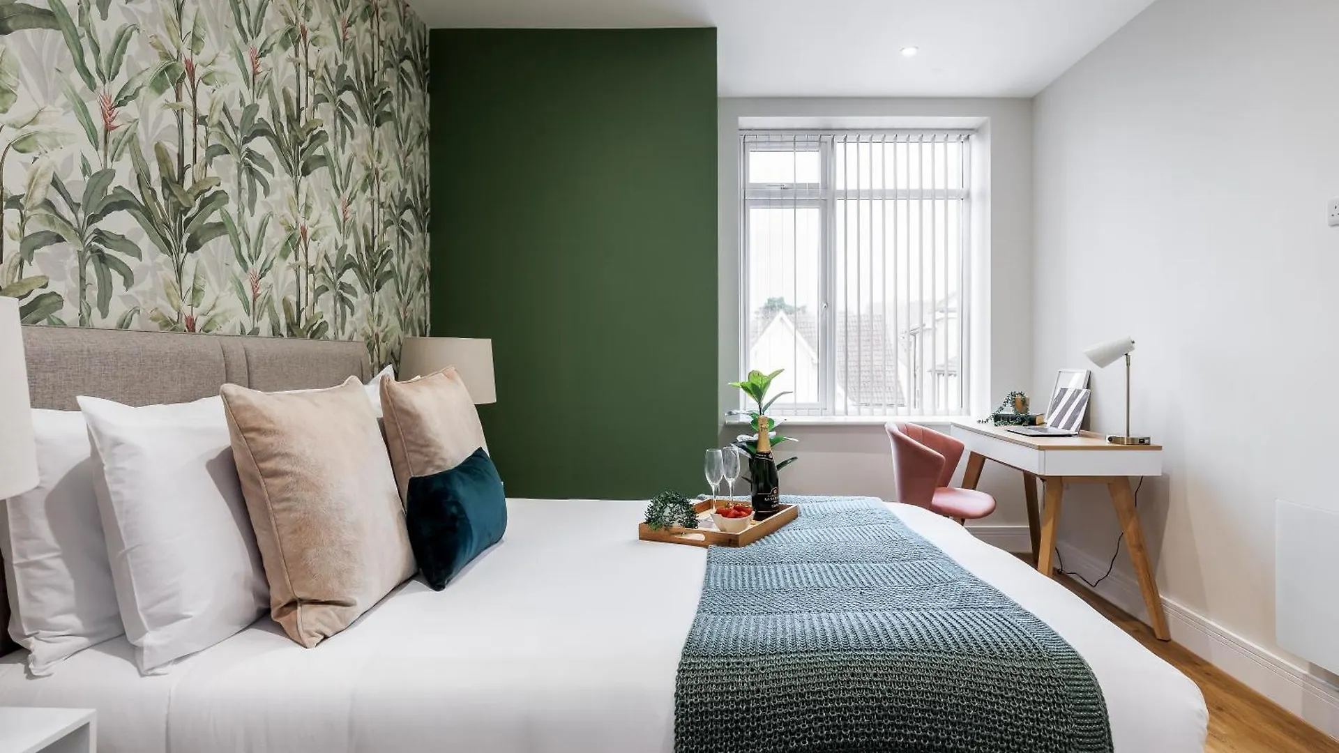 Sea Breeze - Coast Apartment Bournemouth