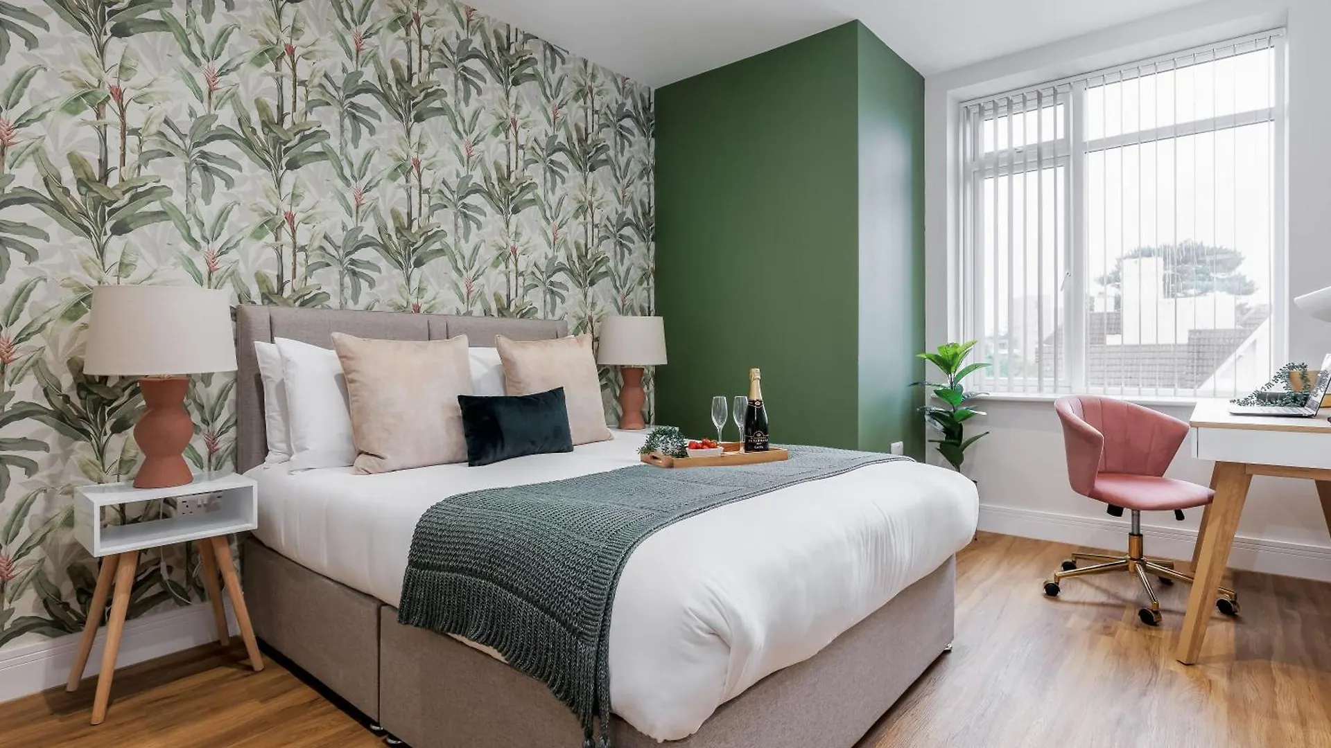Sea Breeze - Coast Apartment Bournemouth 0*,
